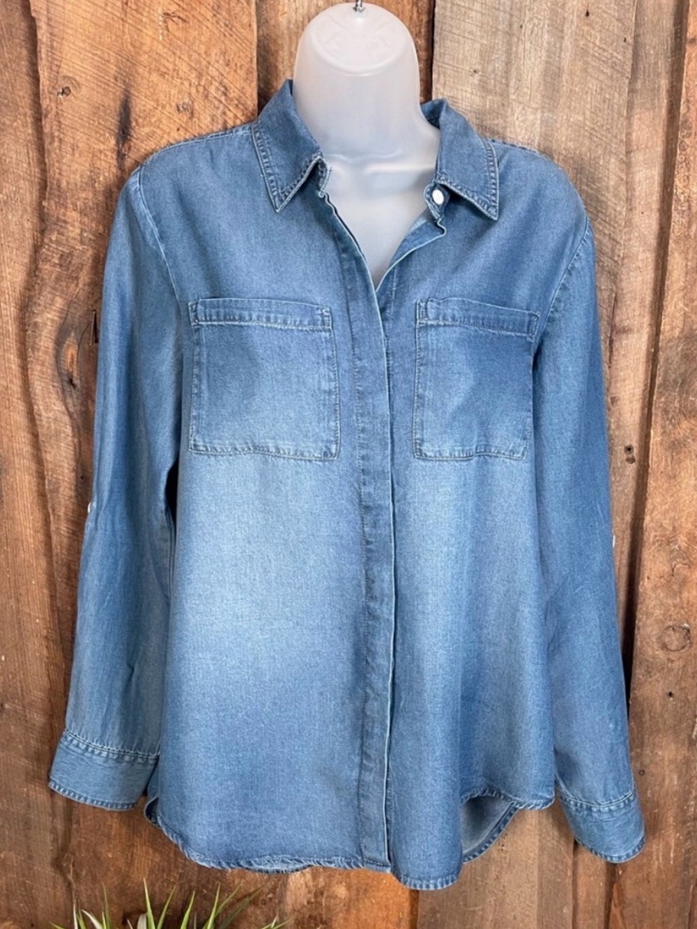Women’s Lola river Light Wash Denim Button-Up Shirt XL